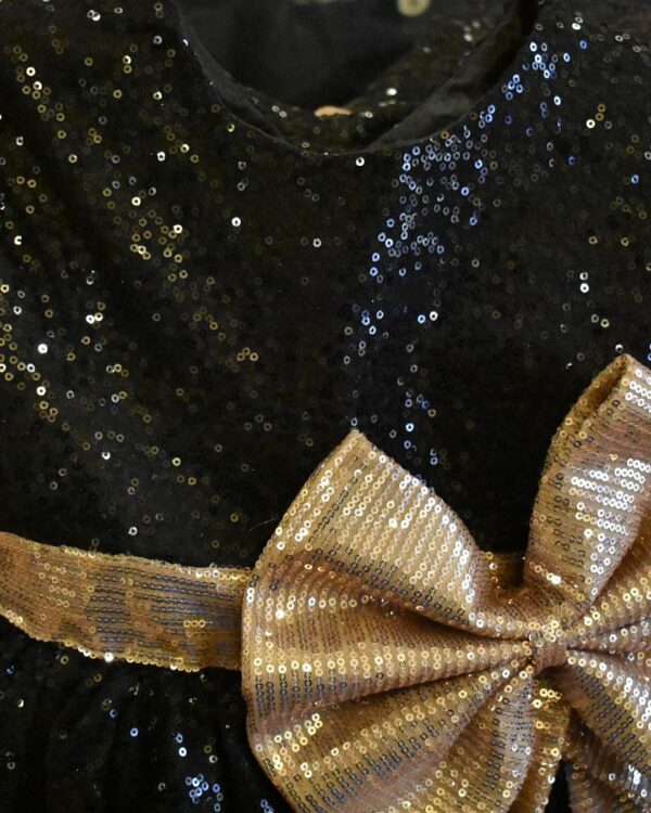 Black Swan - Image 3